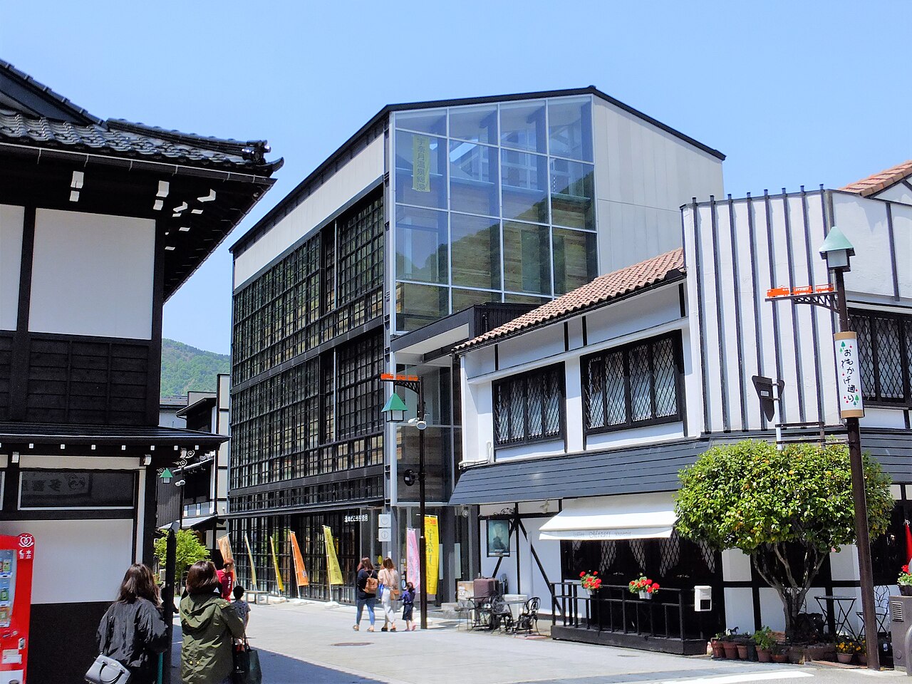 湯めどころ宇奈月の建物と温泉街の景色